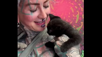 Sweet little kittens on my arm what’s your favorite way to bond with youts #kittencuddles #felinefriends #