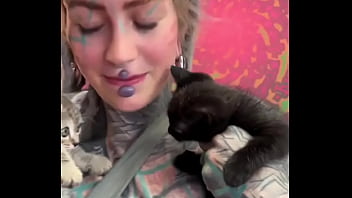 Sweet little kittens on my arm what’s your favorite way to bond with youts #kittencuddles #felinefriends #