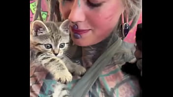 Sweet little kittens on my arm what’s your favorite way to bond with youts #kittencuddles #felinefriends #