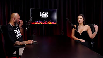 Casou muito cedo o conheceu na igreja e namoraram sem sexo algumas mulheres querem agradar o marido e sobre gozar maria bittencourt watch sheer red