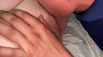 Me trago la leche espesa de ese hombre