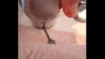 Gretala gioca con i suoi buchi della fica e del culo