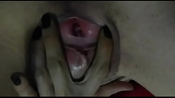 Tocandose su vagina apretadita para mi