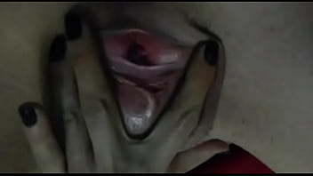 Tocandose su vagina apretadita para mi