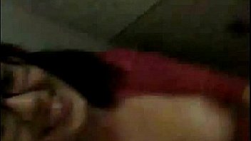 Se masturbando no banheiro