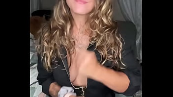 Bonjour mes amours pense à devenir fan y’a une offre d’essai follow