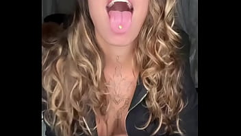 Bonjour mes amours pense à devenir fan y’a une offre d’essai follow