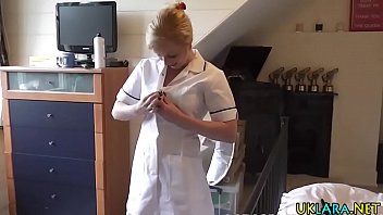 High heeled milf sucks