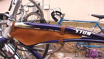 Super risky flashing on a local college campus