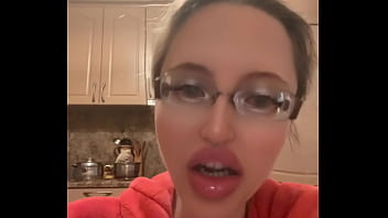 Наглая блонда