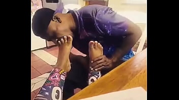 I love sucking toes especially when they painted white #toes #whitetoes #lickingtoes #footfetısh #ebonyfeet #suckingherto