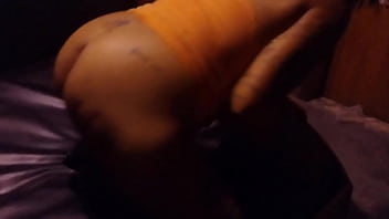 Filho leva pai pra conhecer o swing e acaba fudendo com a mulher do dono da festa