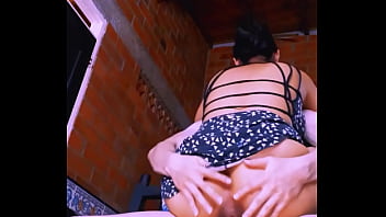 Mi mejor amiga viene a hacer tareas pero termina encima mio con la leche adentro compilacion