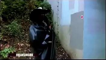 Femmes en capes latex fétichisme