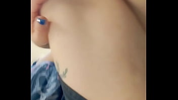 Bon mardi mes loulous un petit coucou du boulot oups j'ai quoi sous ma jupe