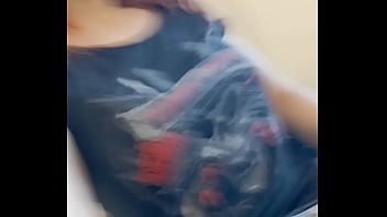 Bon mardi mes loulous un petit coucou du boulot oups j'ai quoi sous ma jupe