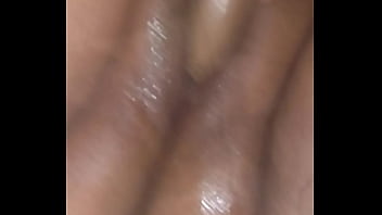 Se masturba y al final le echo mi lechita