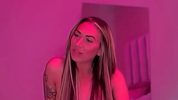 New performer london carter shows off her body while talking about getting into porn