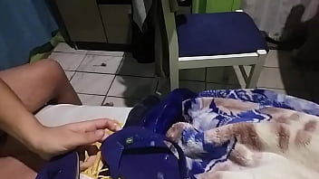 Havaianas é Uma Loucura Nunca Vou Tão Longe A Ponto De Fazer Isso Com Outro Tipo De Chinelo De Outra Apenas Havaianas Me Faz Fazer Isso é Os Chinelos Mais Deliciosos Que Existem thumbnail