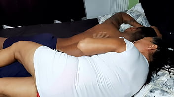 Que rico como se le pone dura