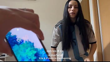 Hermanastra calentona sufre de insomnio y necesita verga subtitulado