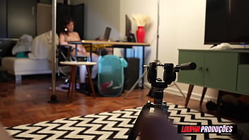 Ninfetinha se deliciando no pau e tomando leitada na boca alice drumond lp produções