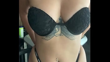 Claudia bavel training my butt with fitness machine on topless