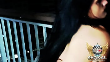 Fudendo as irmãs gêmeas e dando leitinho no boquinha das gatinhas sacadas completo no sheer e x red