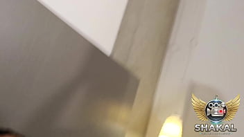 Fudendo as irmãs gêmeas e dando leitinho no boquinha das gatinhas sacadas completo no sheer e x red