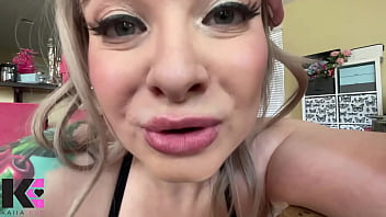 Giantess destroys tiny mouth focused vore