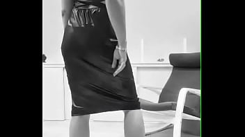 Pour le striptease intégral abonne toi