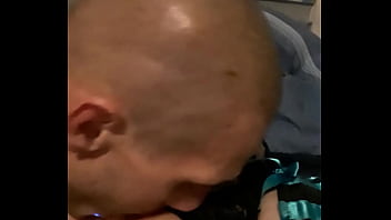 Midnightrose loves the way hoss licks her pussy