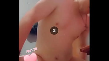 White boy twerking booty
