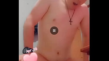 White boy twerking booty