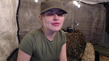Nonton Blonde Horny Female Solider Fucks Herself On Cam thumbnail