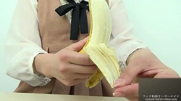 Hand crush fetish girl crush a banana by hand