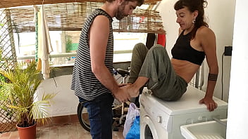 Real amateur fuck on washing machine – she squirts like a fountain