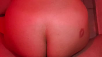 Seguidor me lleva a cuarto rojo y me pone como me encanta