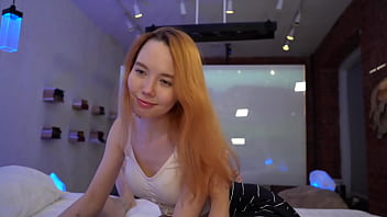 Hottie interrupts her boyfriend watching tv