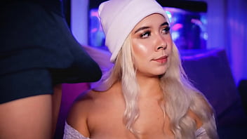 University student makes a living by exhibiting her sex life on the internet