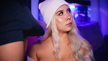 University student makes a living by exhibiting her sex life on the internet