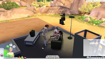 Comendo a filha com a amiga olhando