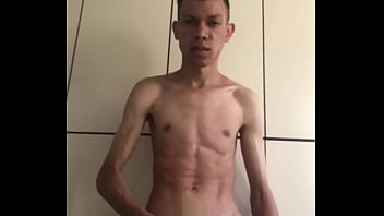 Novinho Pauzudo Pelado Se Exibindo Gostoso thumbnail
