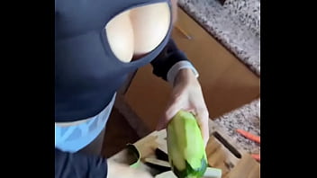 Big booty latina milf danceing at cooking time