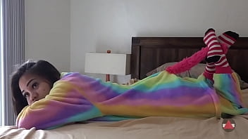 Girl pawg shoes her foot fetish