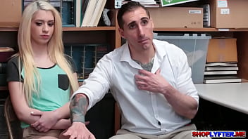 Officer rams his hungry dick on lady thief while watches