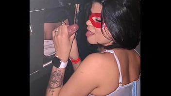 Arrastei um safado pra cabine e mamei até ganhar leitinho na bocaa