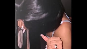 Arrastei um safado pra cabine e mamei até ganhar leitinho na bocaa