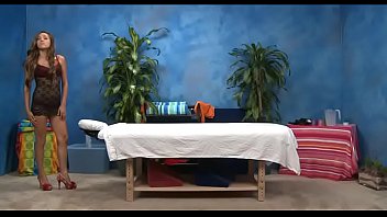 Flexible angel enjoys insertion