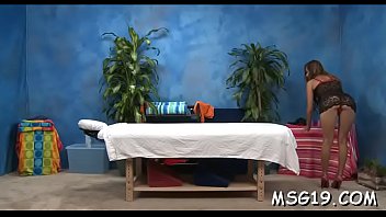 Flexible angel enjoys insertion